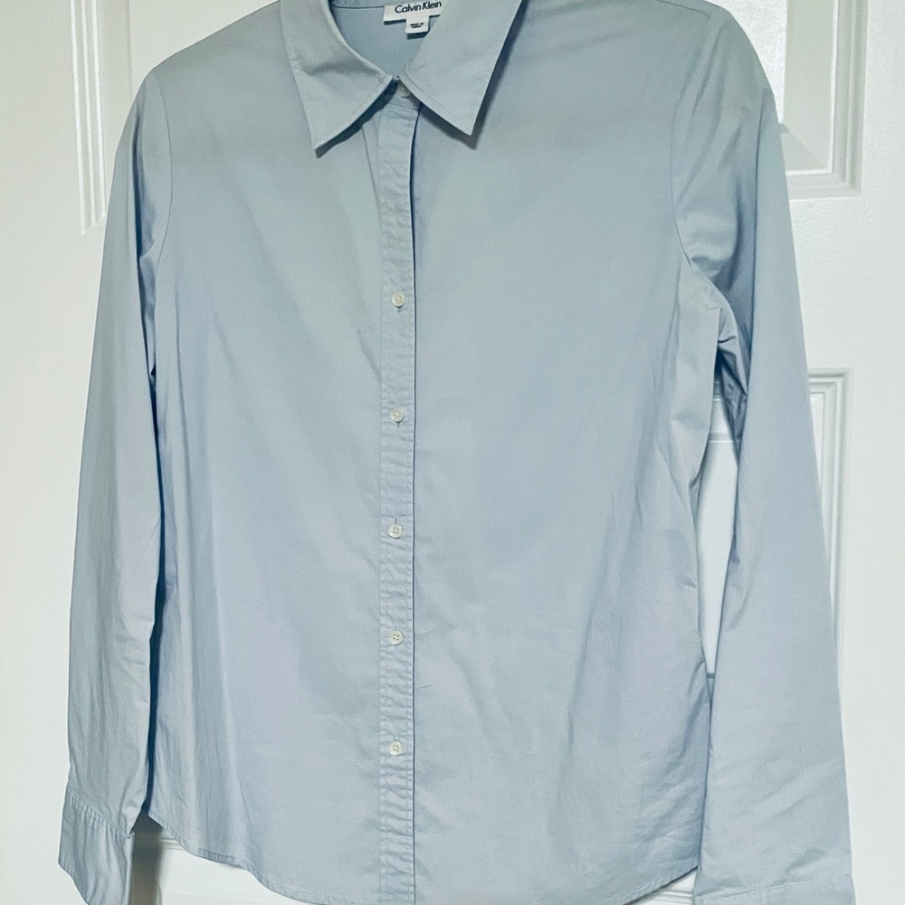 Calvin Klein Women’s Light blue button down shirt